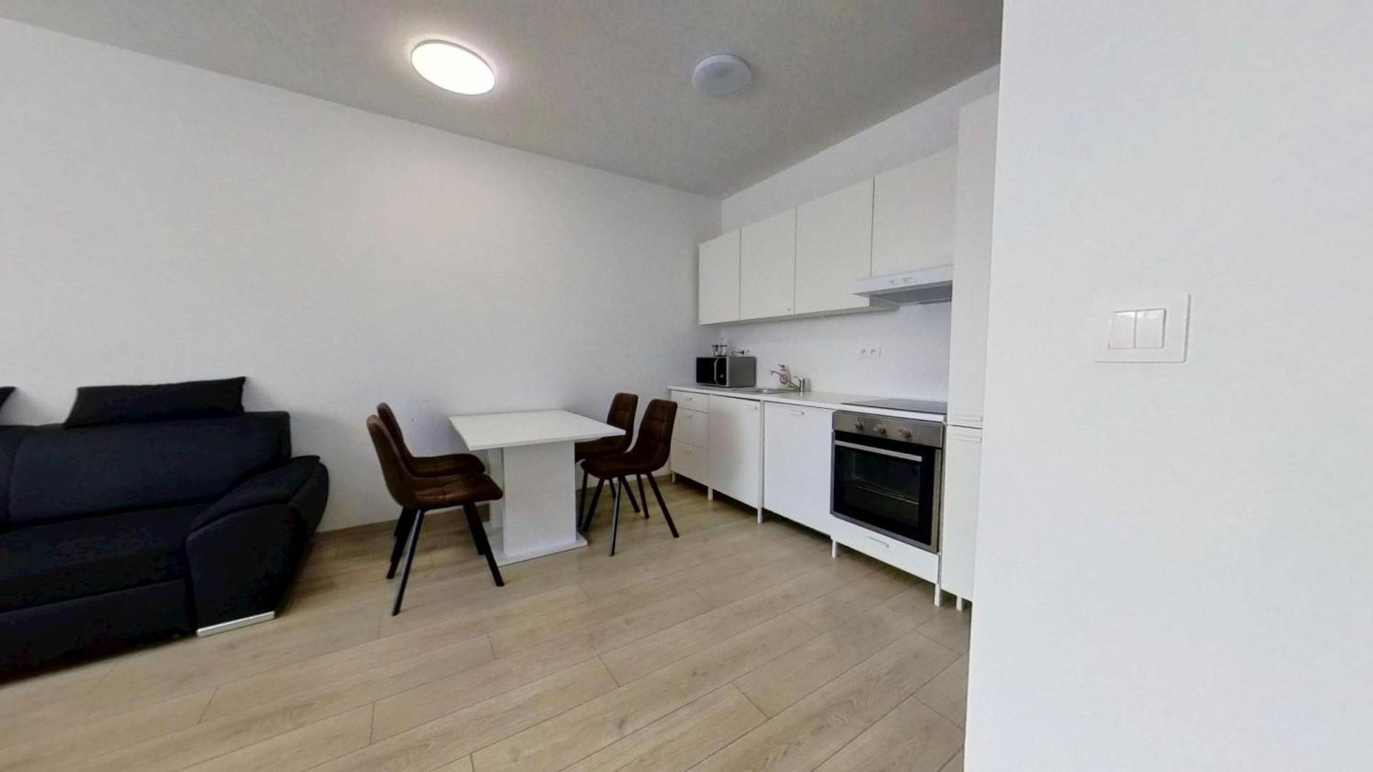 Air-Conditioned 2 Room Apartment, With Terrace, Rovinka, 302 Buitenkant foto