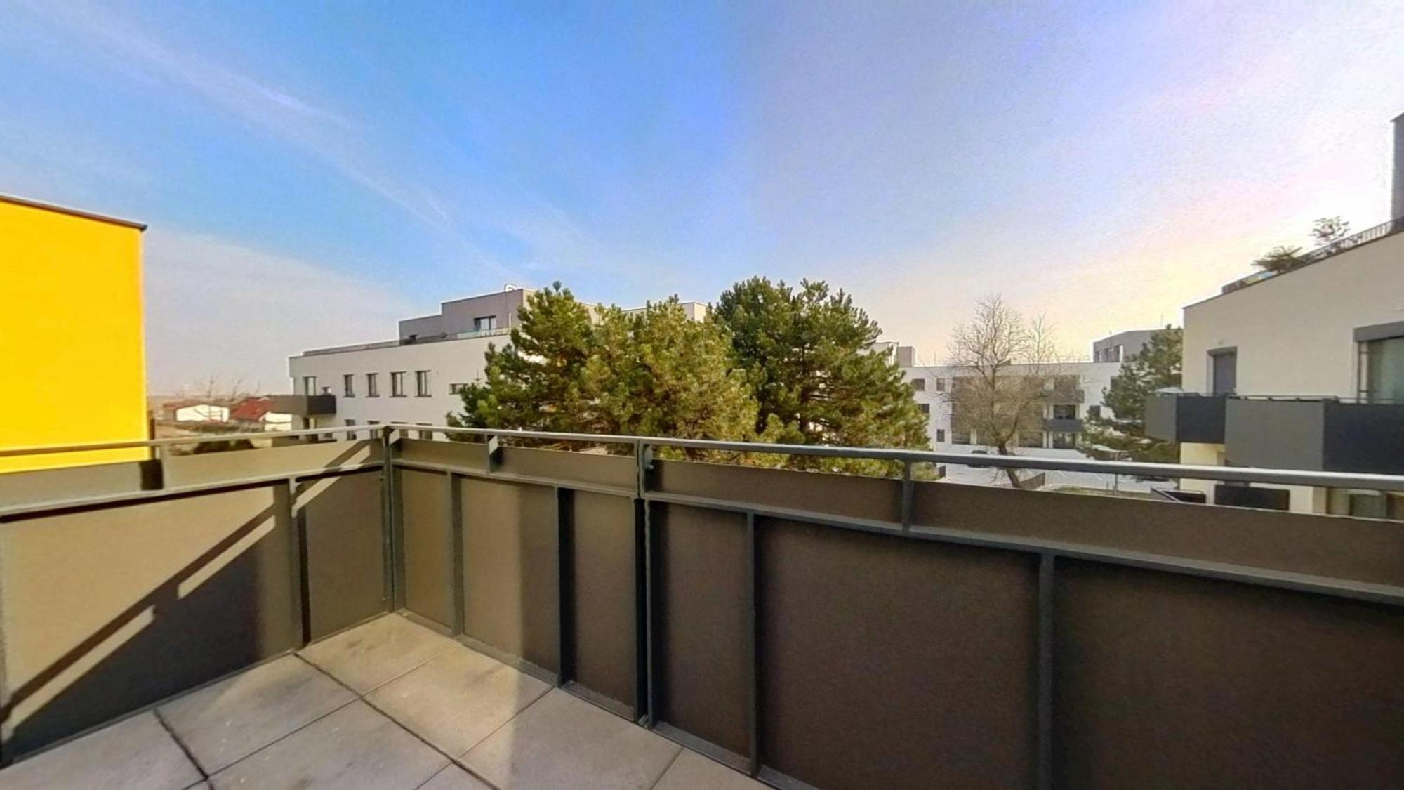 Air-Conditioned 2 Room Apartment, With Terrace, Rovinka, 302 Buitenkant foto