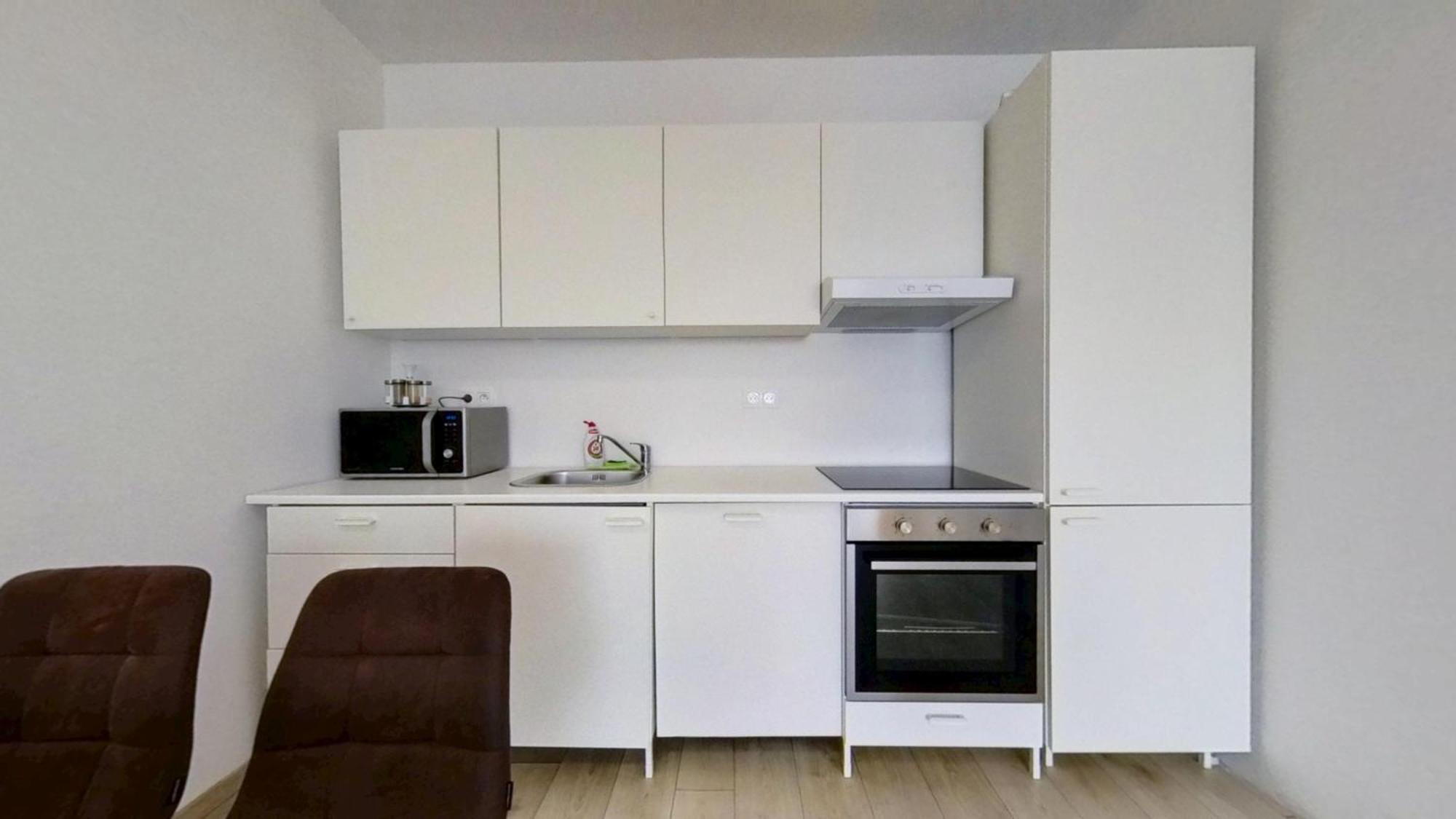 Air-Conditioned 2 Room Apartment, With Terrace, Rovinka, 302 Buitenkant foto