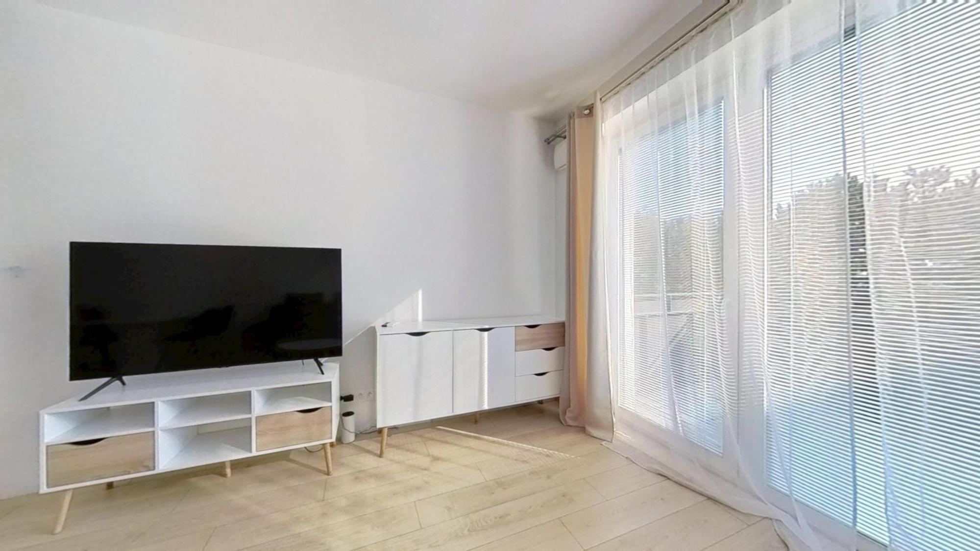 Air-Conditioned 2 Room Apartment, With Terrace, Rovinka, 302 Buitenkant foto