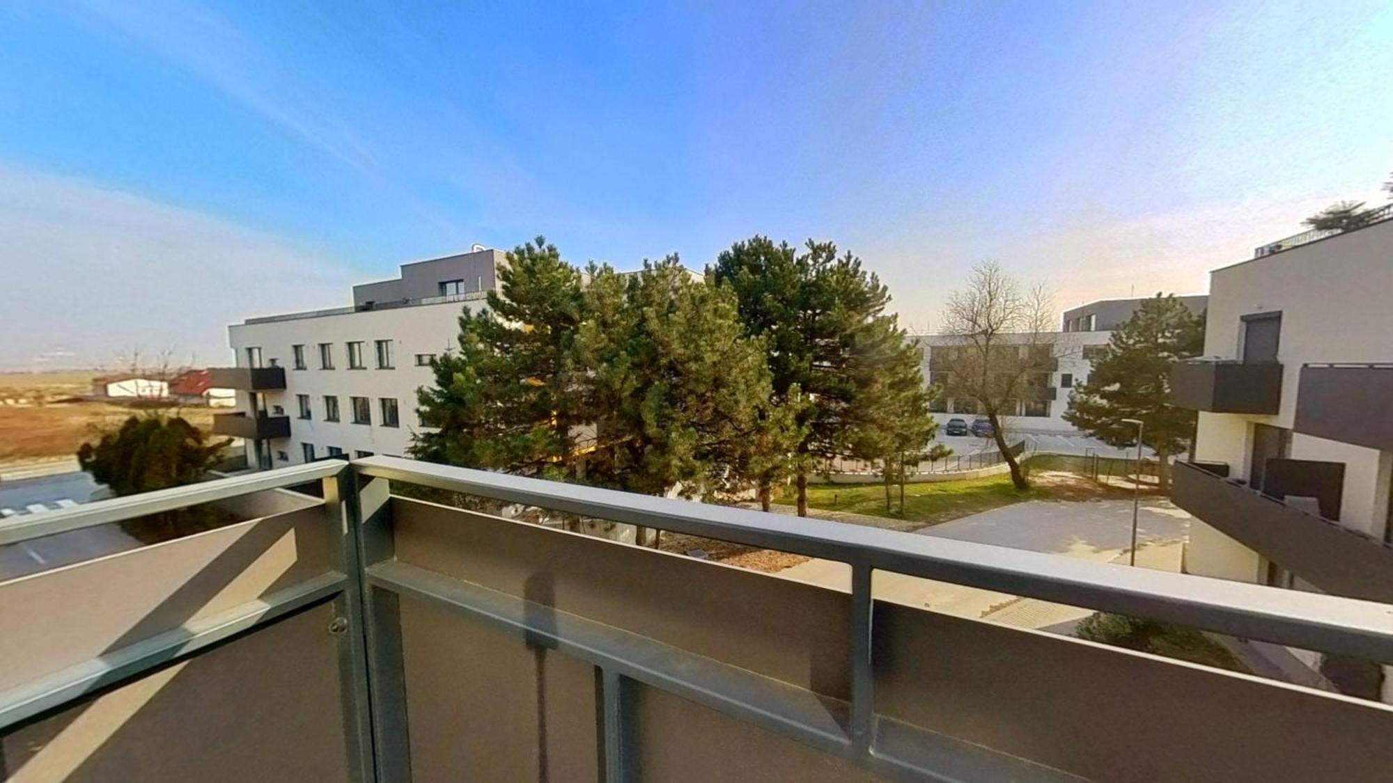 Air-Conditioned 2 Room Apartment, With Terrace, Rovinka, 302 Buitenkant foto