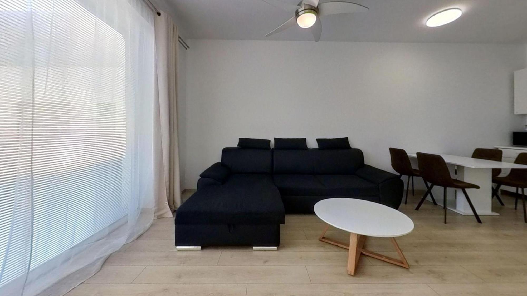Air-Conditioned 2 Room Apartment, With Terrace, Rovinka, 302 Buitenkant foto